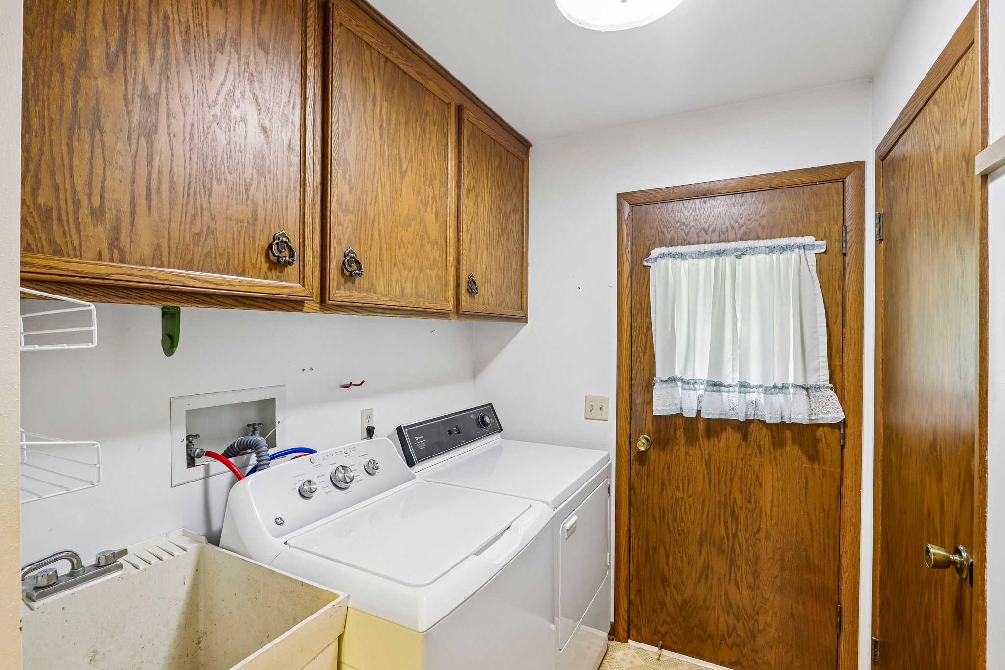 Oak Dr-S1809-026.jpg