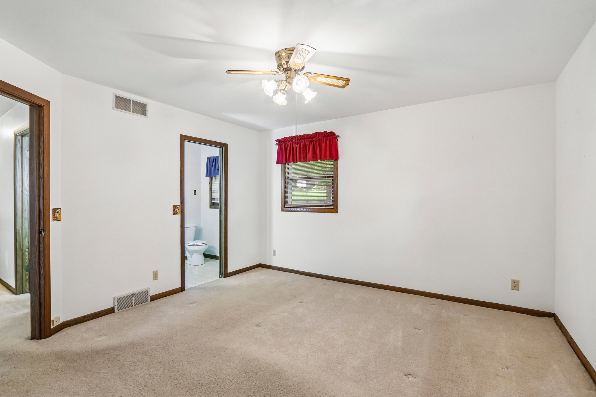 Oak Dr-S1809-031.jpg