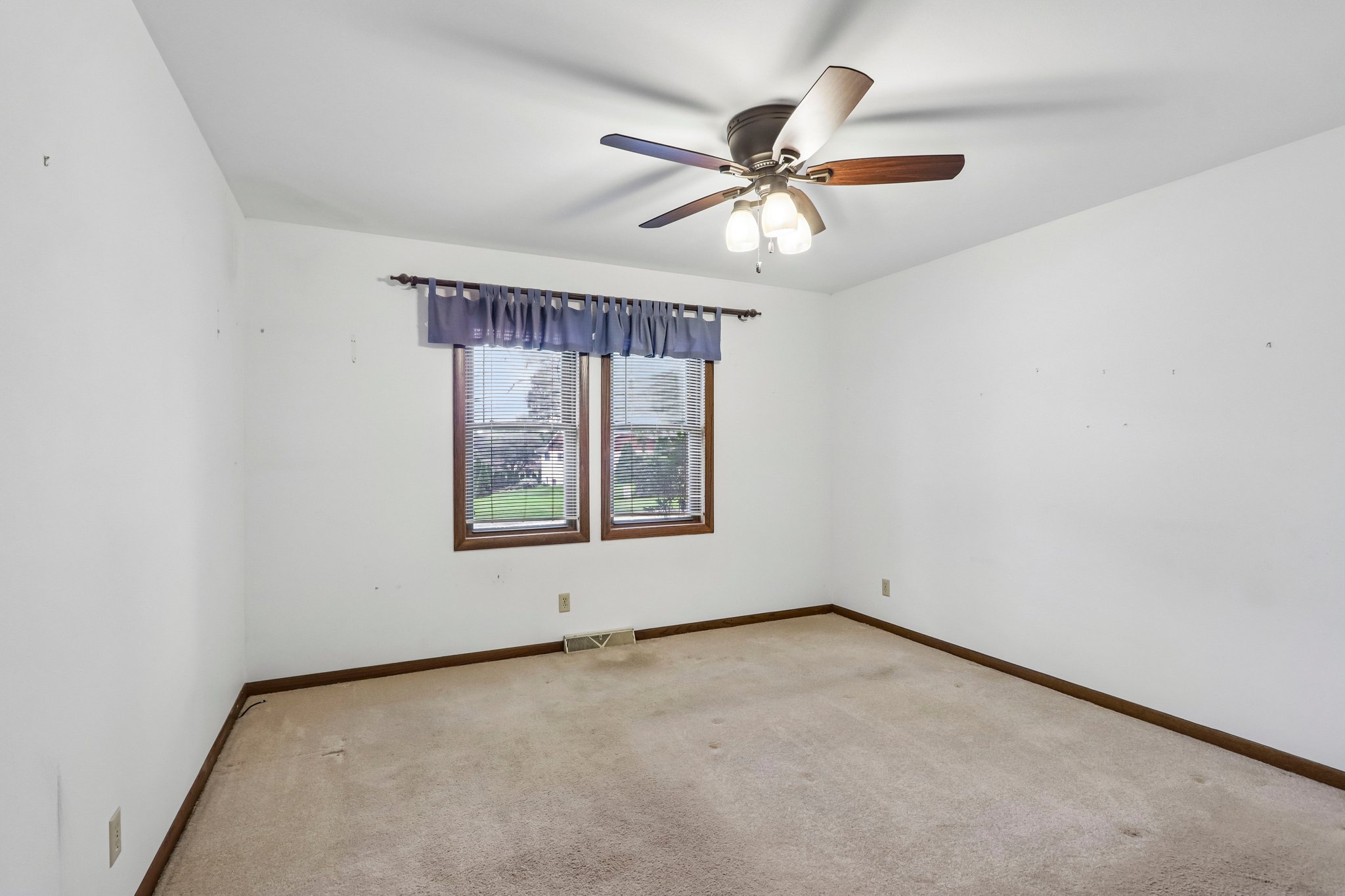 Oak Dr-S1809-036.jpg