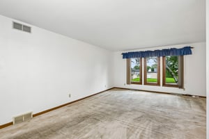Oak Dr-S1809-018.jpg