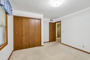 Oak Dr-S1809-035.jpg