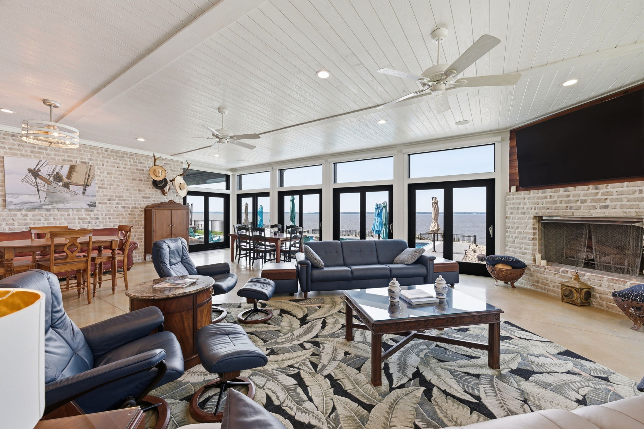  Photo 52