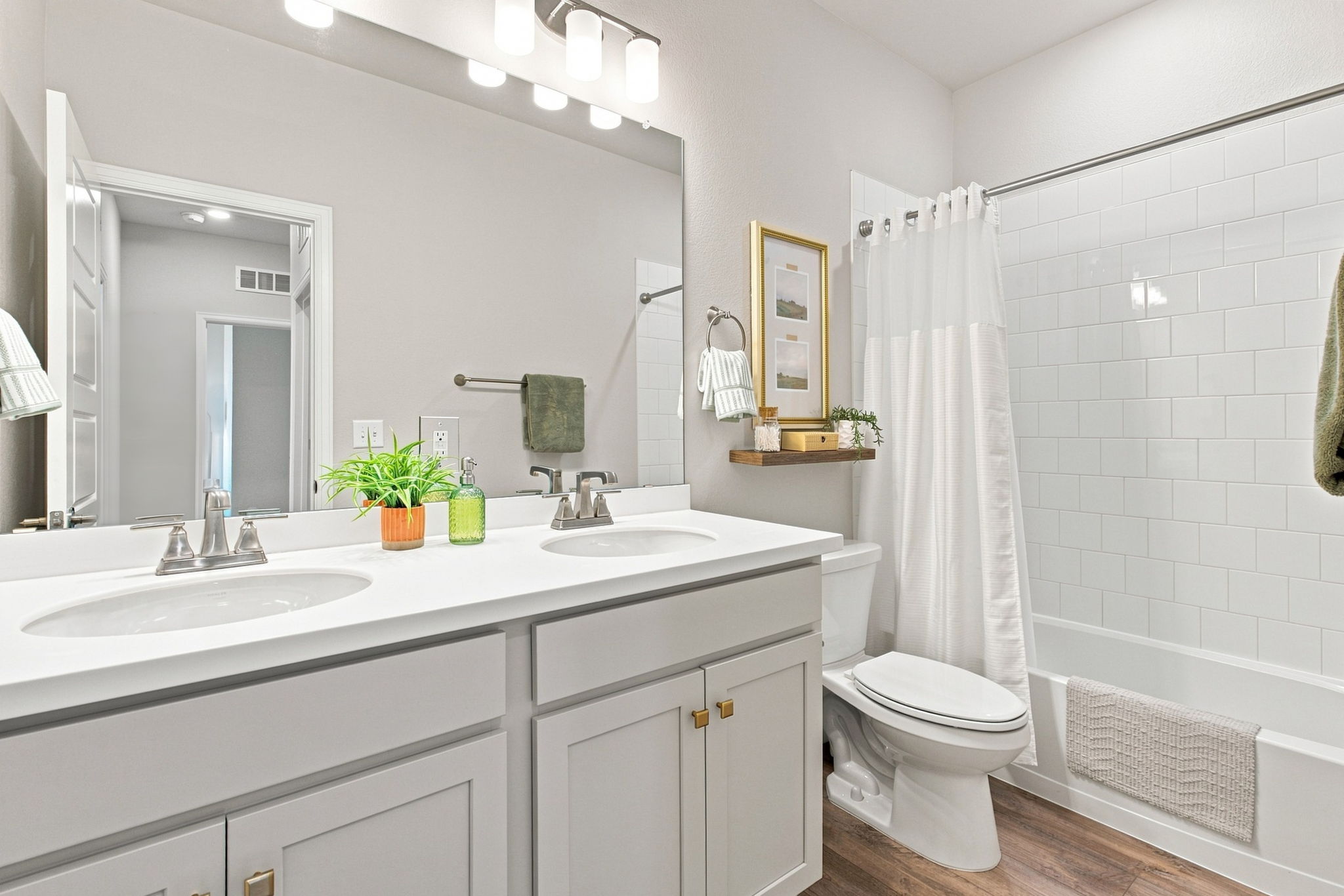 Photo 36