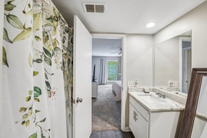 Roswell Rd D21-S1305-021.jpg