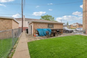 6851 W Gunnison St Unit 2-2205-027