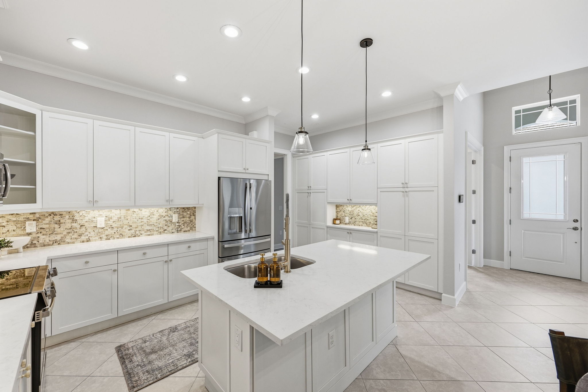  Photo 9