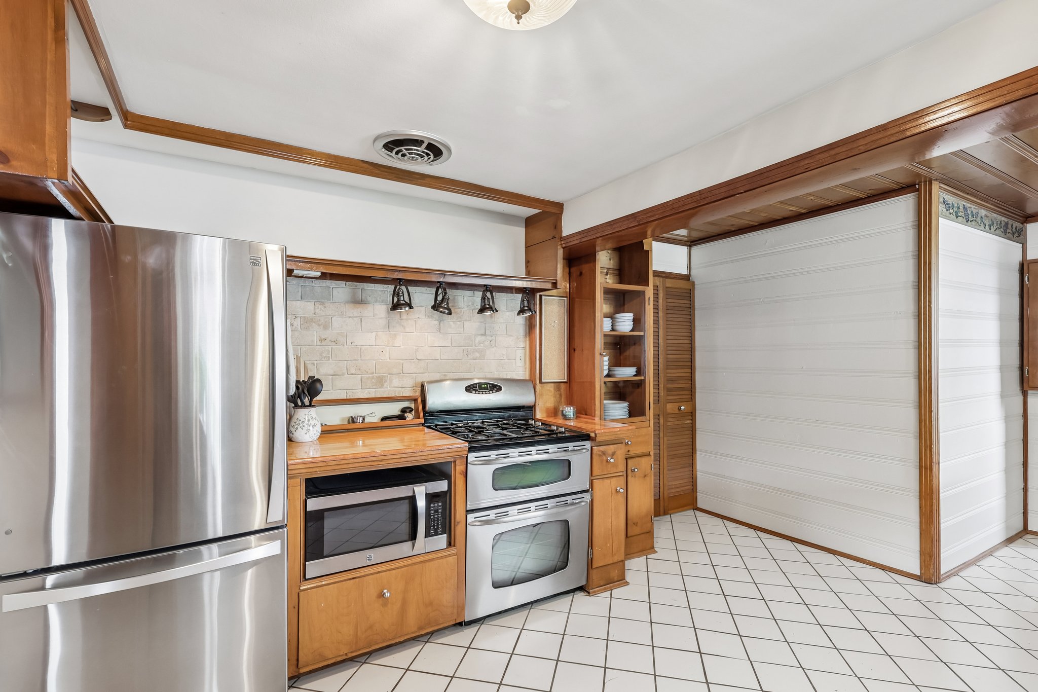 Portage Lakes Drive-S2305-019.jpg