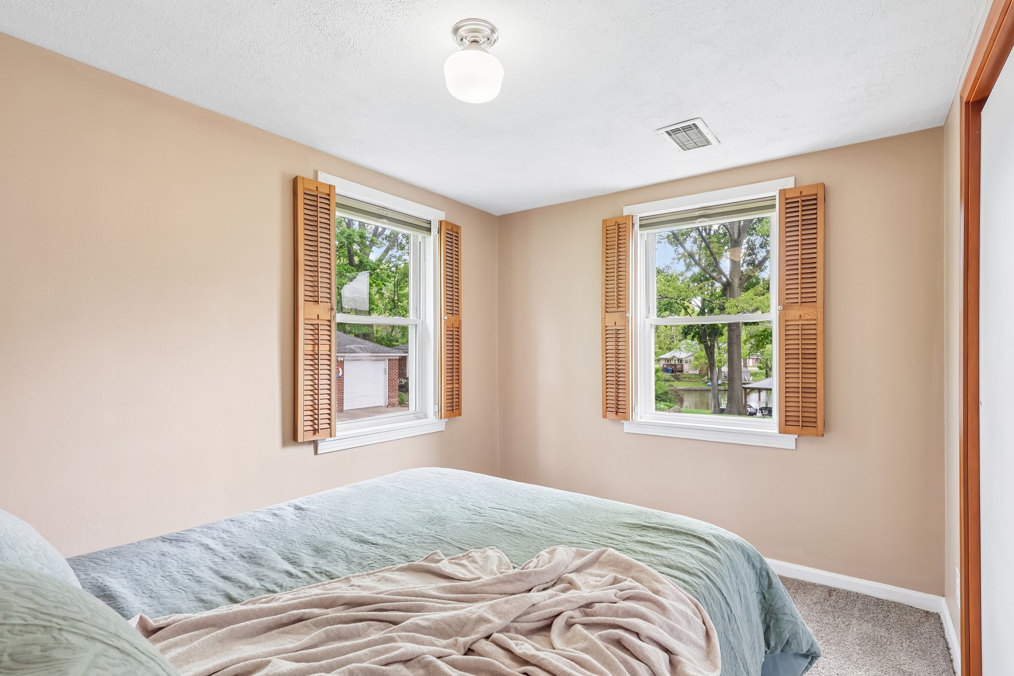 Portage Lakes Drive-S2305-028.jpg
