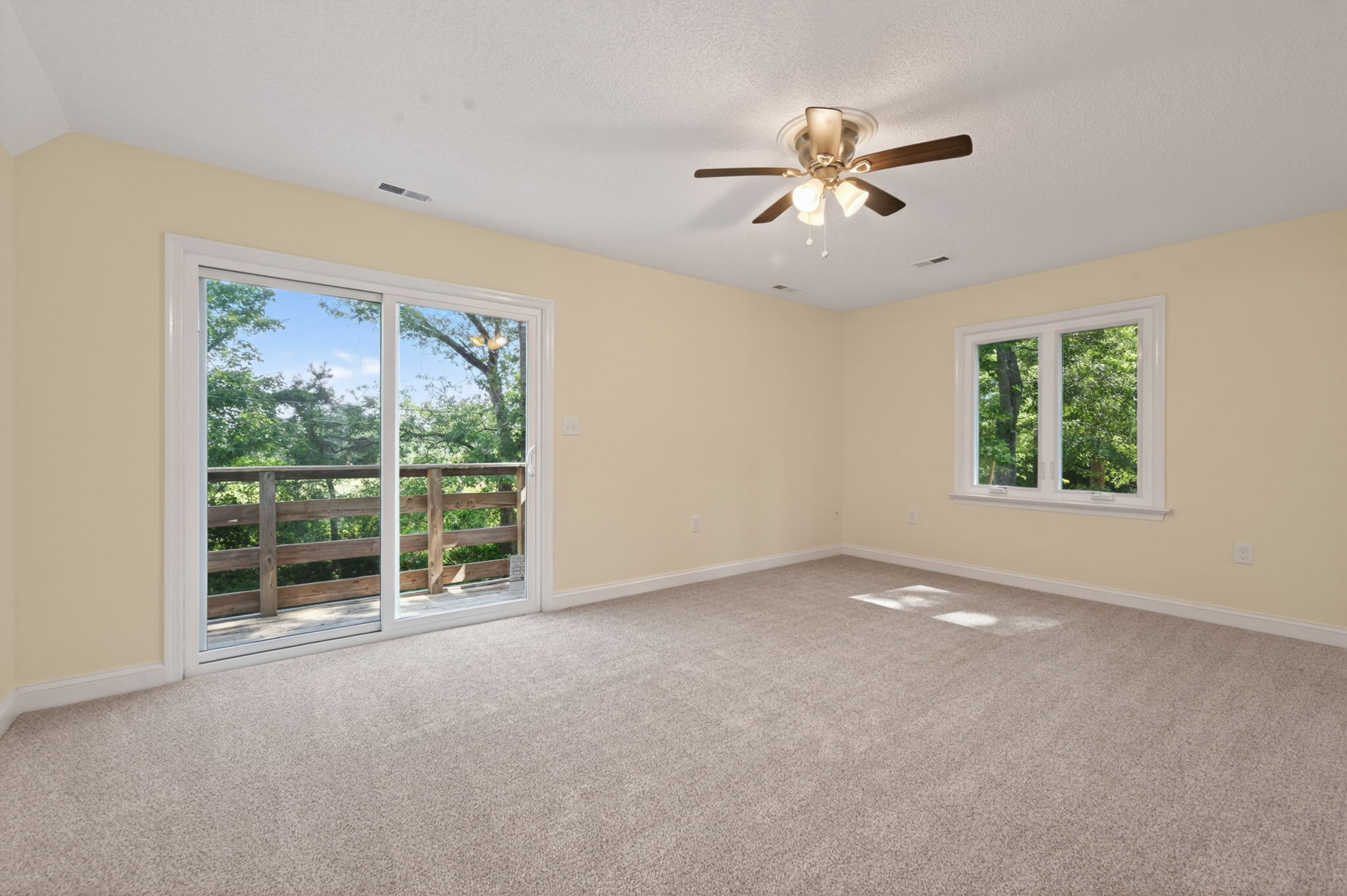 Primary Bedroom (Upstairs)