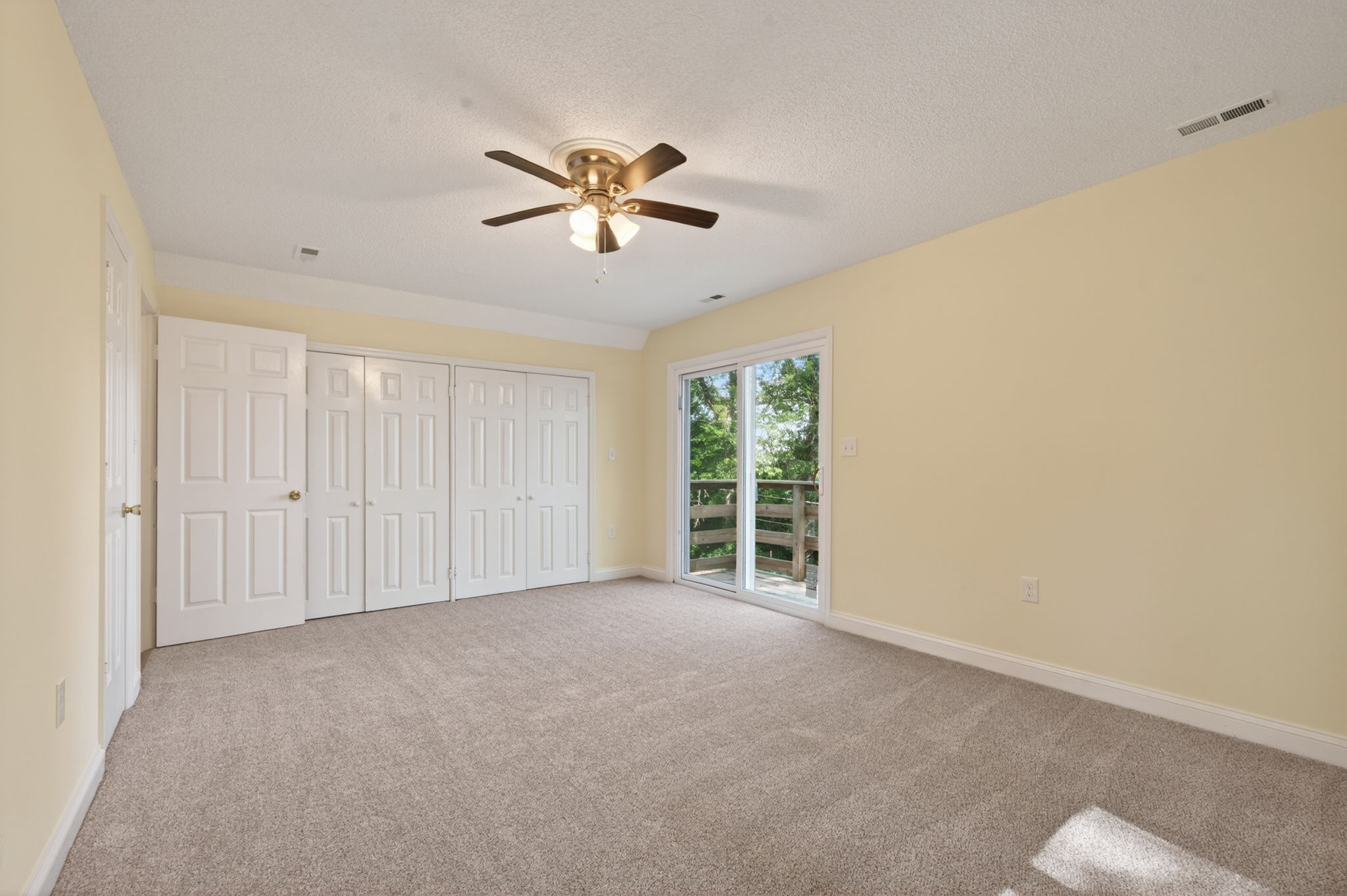 Primary Bedroom (Upstairs)