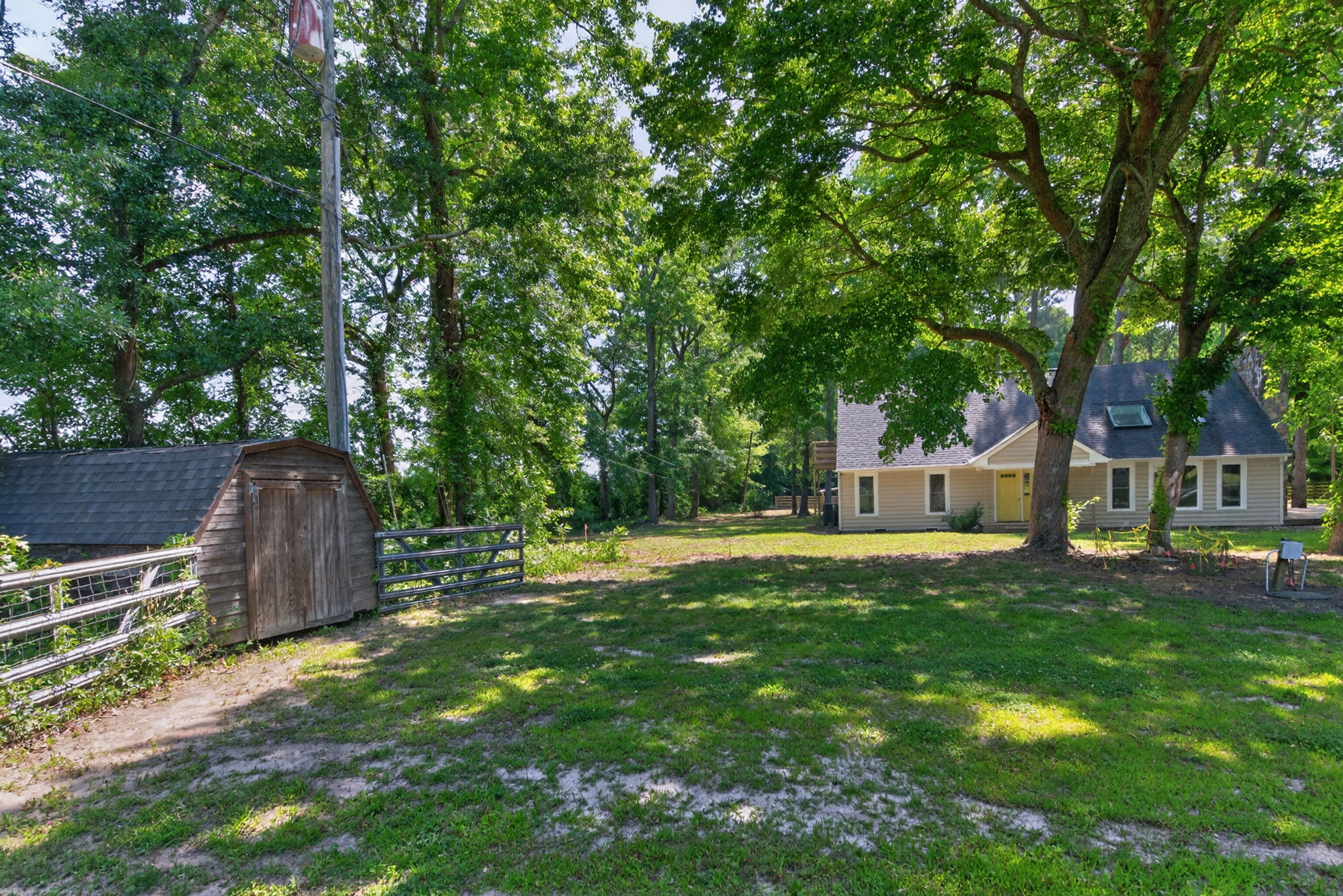 Well Pump House/Exterior Front