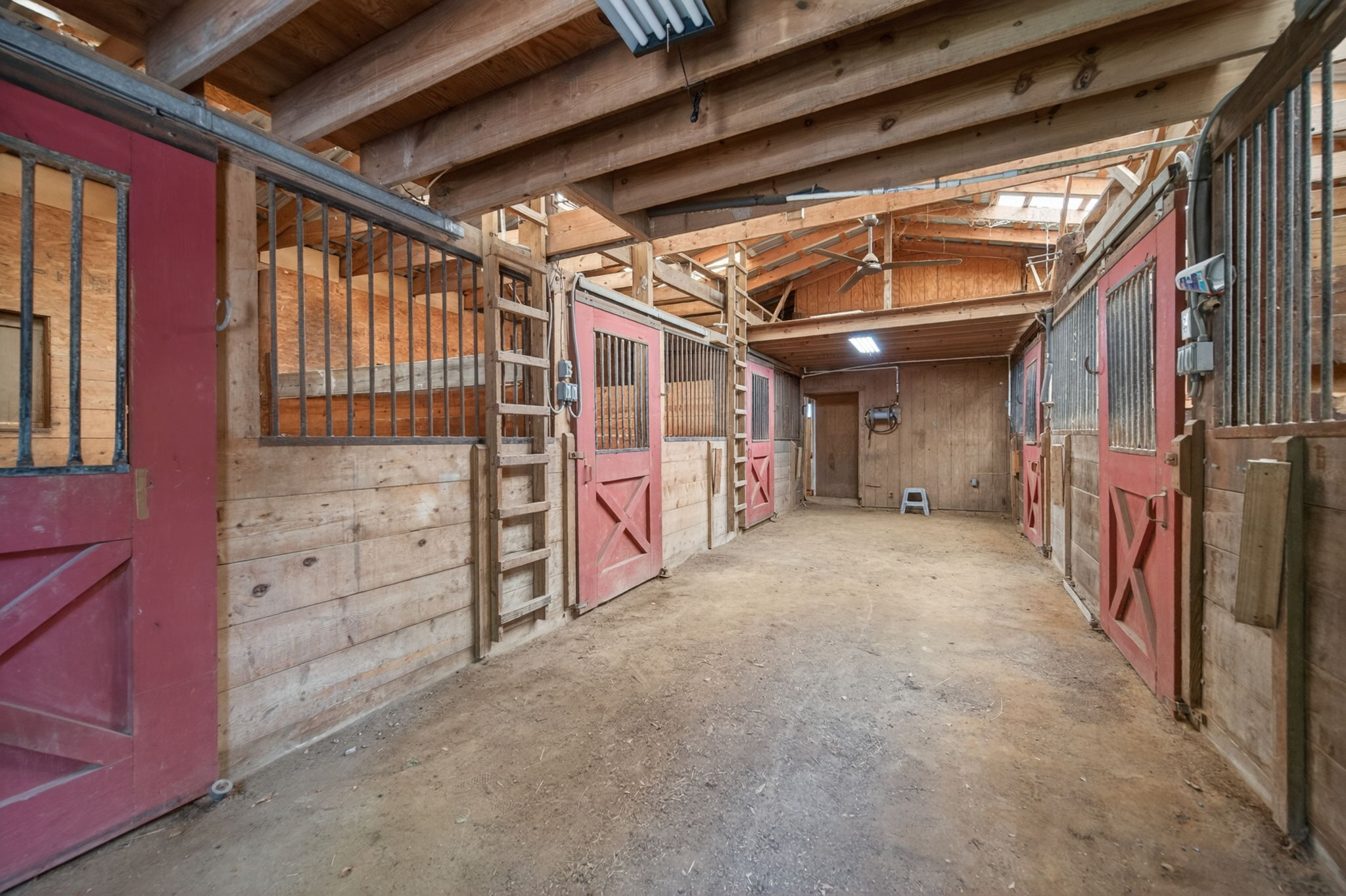 9 Stall Barn