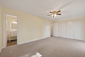 Primary Bedroom (Upstairs)