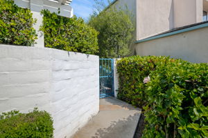 04 - Front Walkway