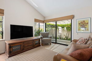 09 - Family Room
