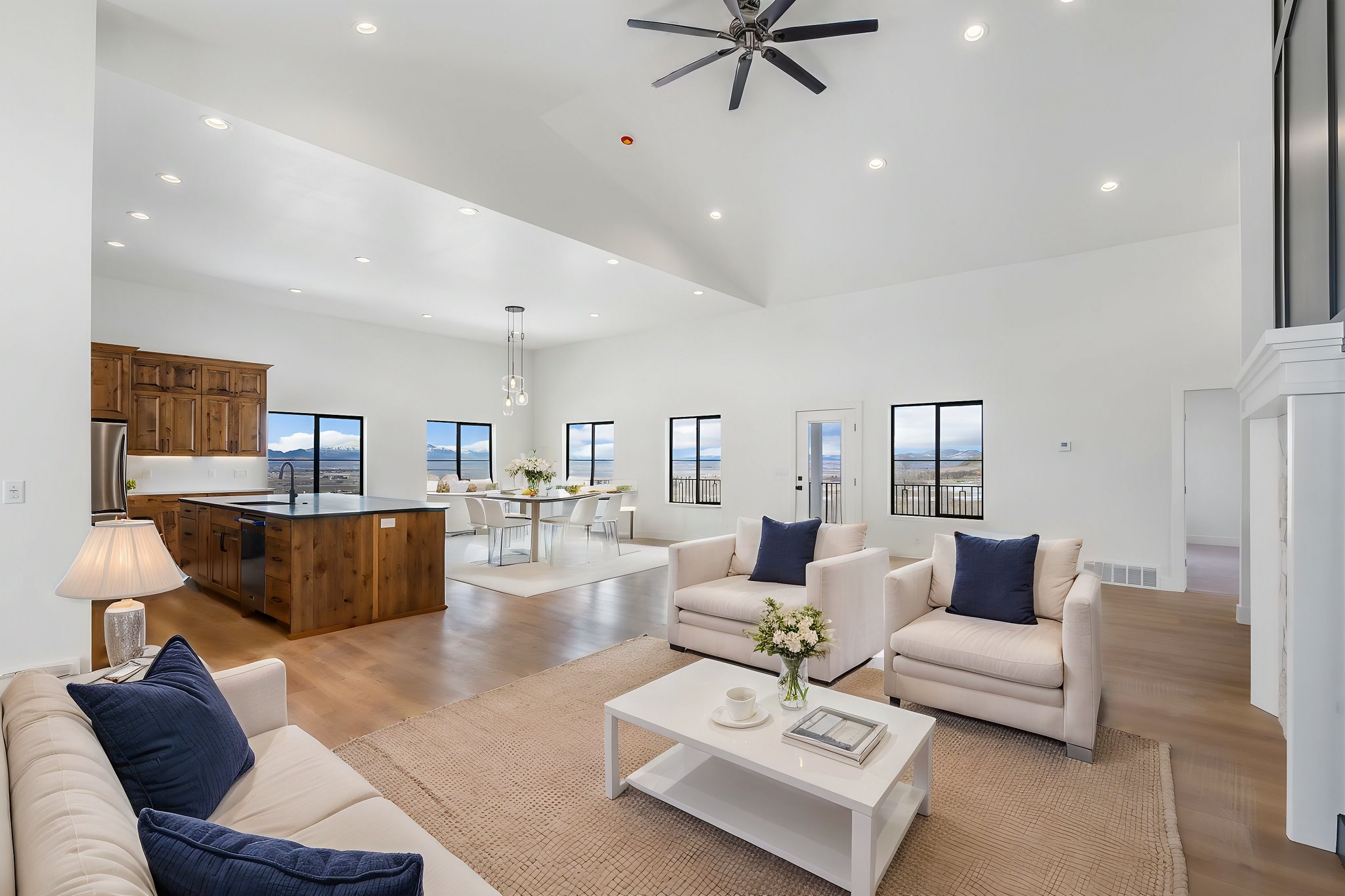 _DSC4925 virtually staged.jpg