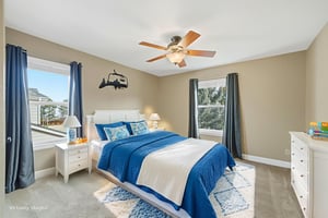 DSC07466 virtually staged.jpeg