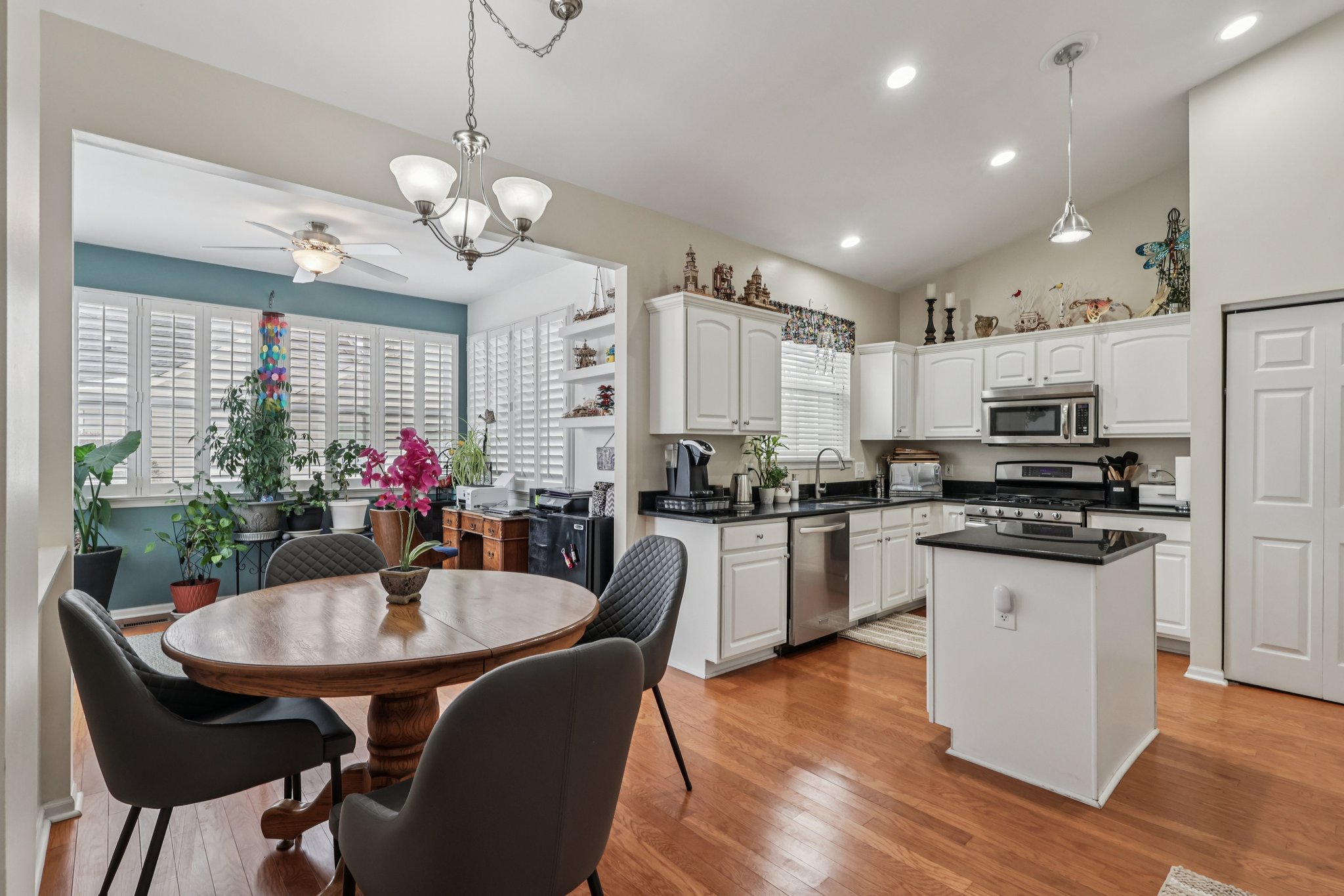 Cadillac Cir-S0302-009.jpg