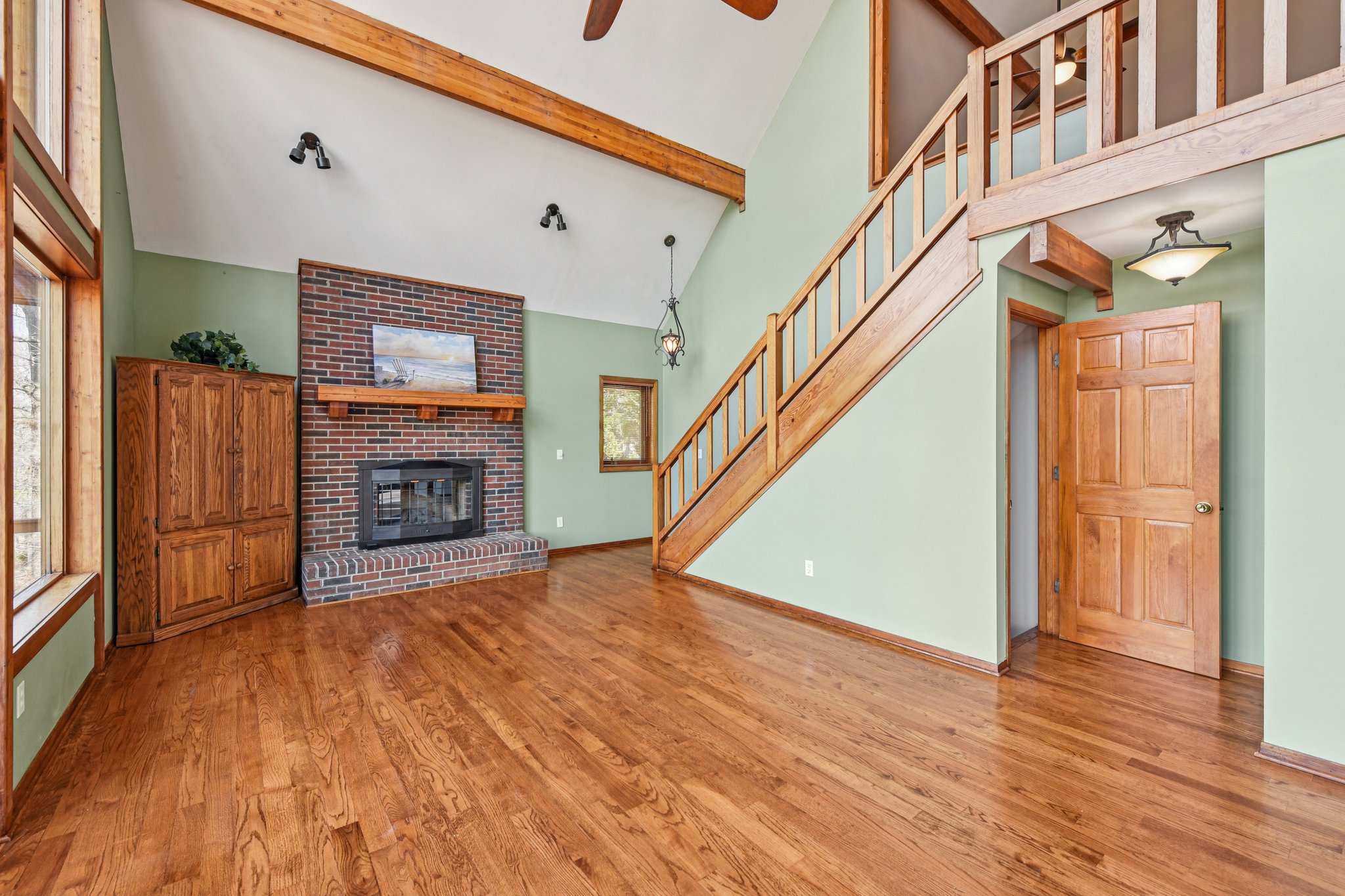 Shade Tree Ln-L0503-008.jpg