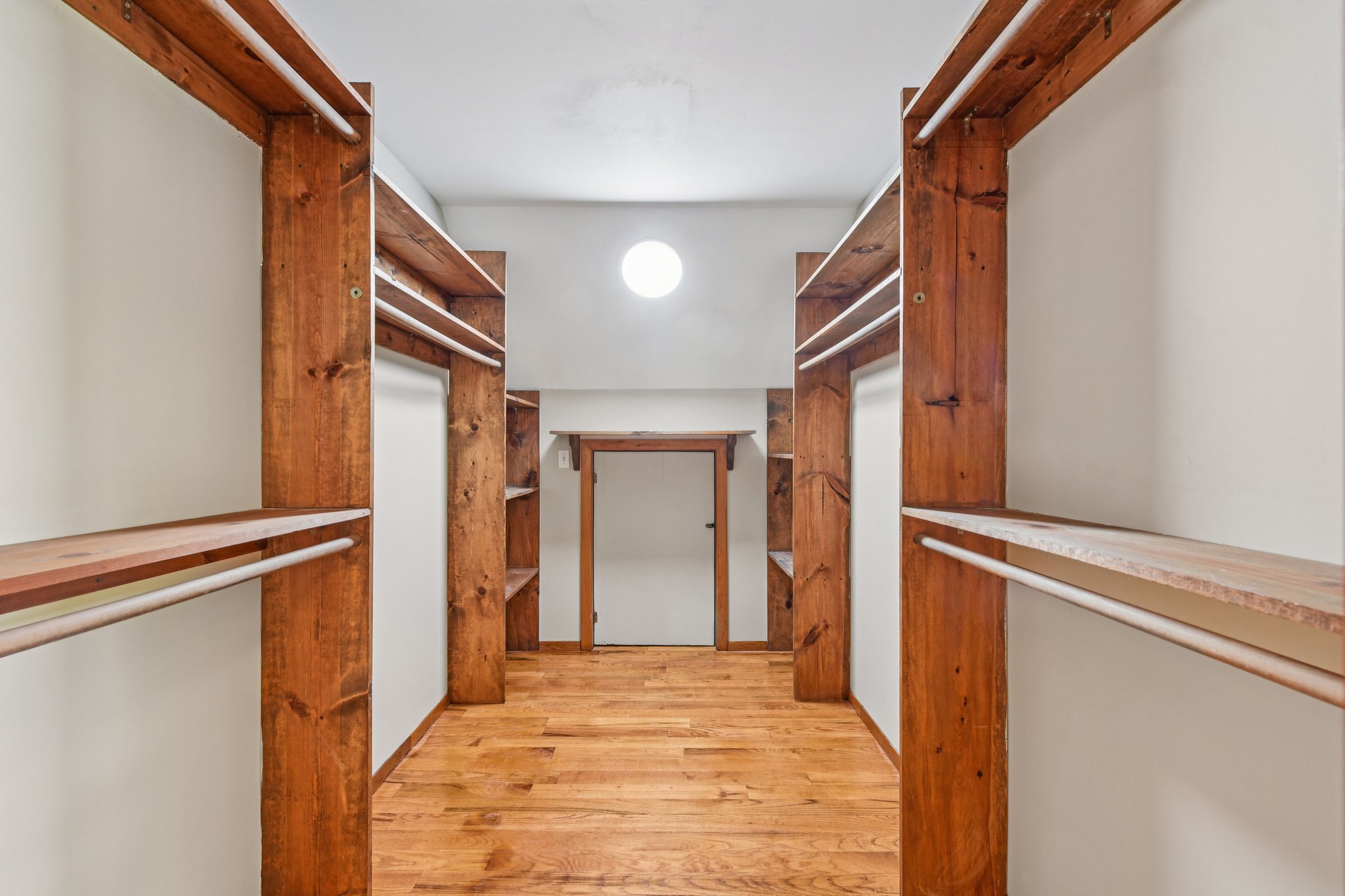 Shade Tree Ln-L0503-020.jpg