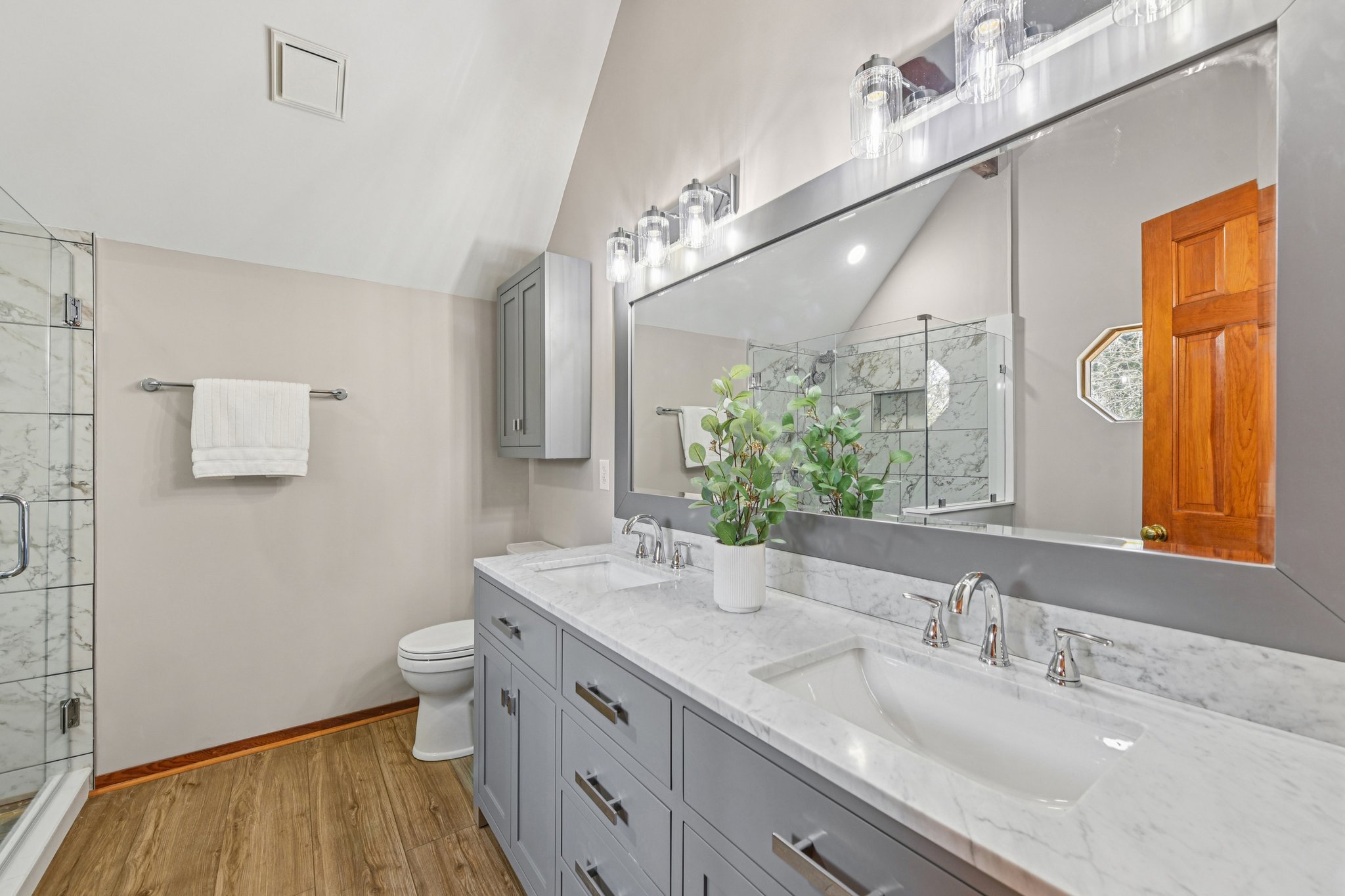 Shade Tree Ln-L0503-021.jpg