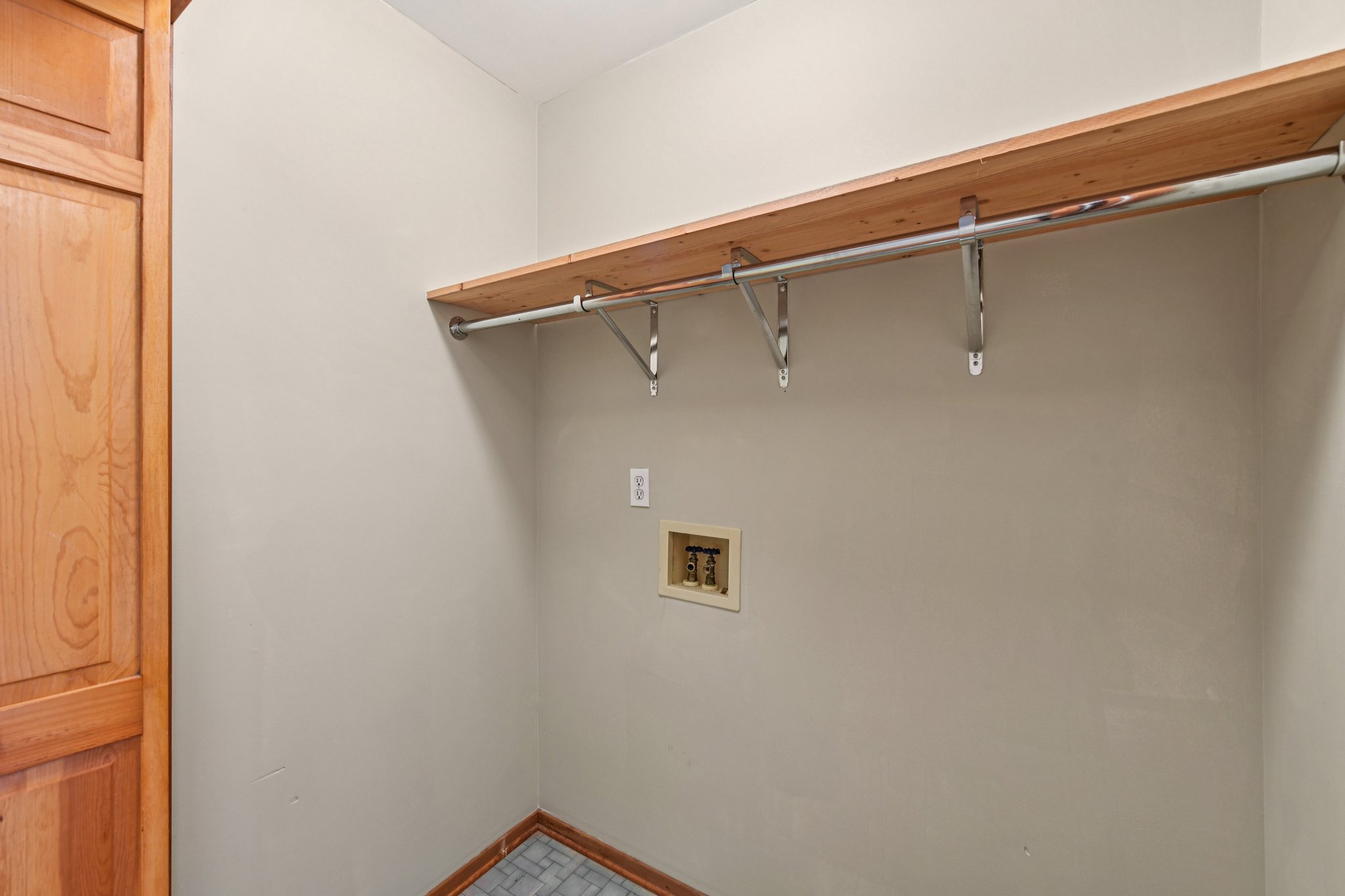 Shade Tree Ln-L0503-024.jpg