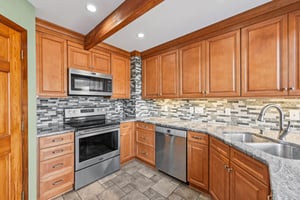 Shade Tree Ln-L0503-013.jpg