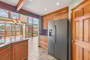 Shade Tree Ln-L0503-015.jpg