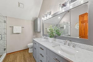 Shade Tree Ln-L0503-021.jpg