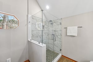 Shade Tree Ln-L0503-022.jpg