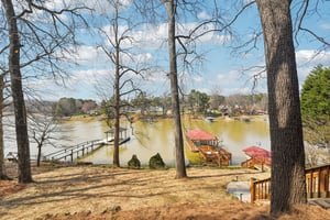 Shade Tree Ln-L0503-038.jpg