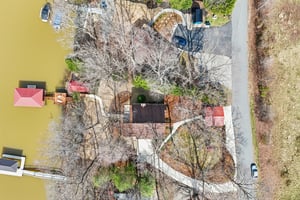 Shade Tree Ln-L0503-048.jpg