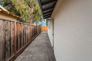  Photo 34