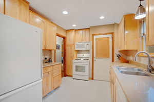  Photo 9