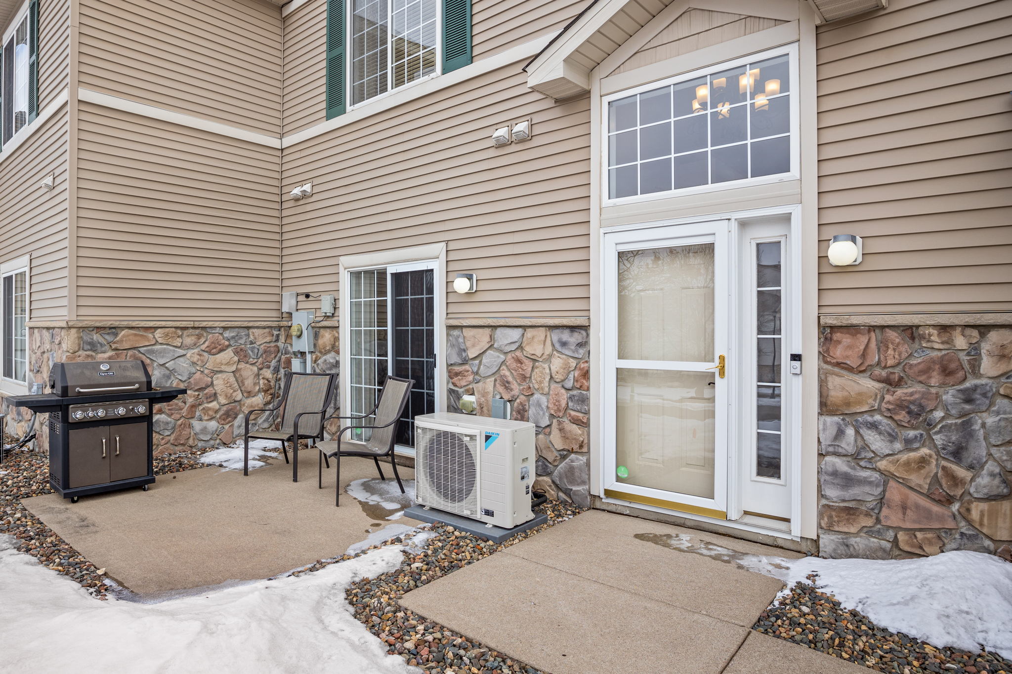 6887 Pine Crest Trail S, Cottage Grove, MN 55016, USA Photo 2
