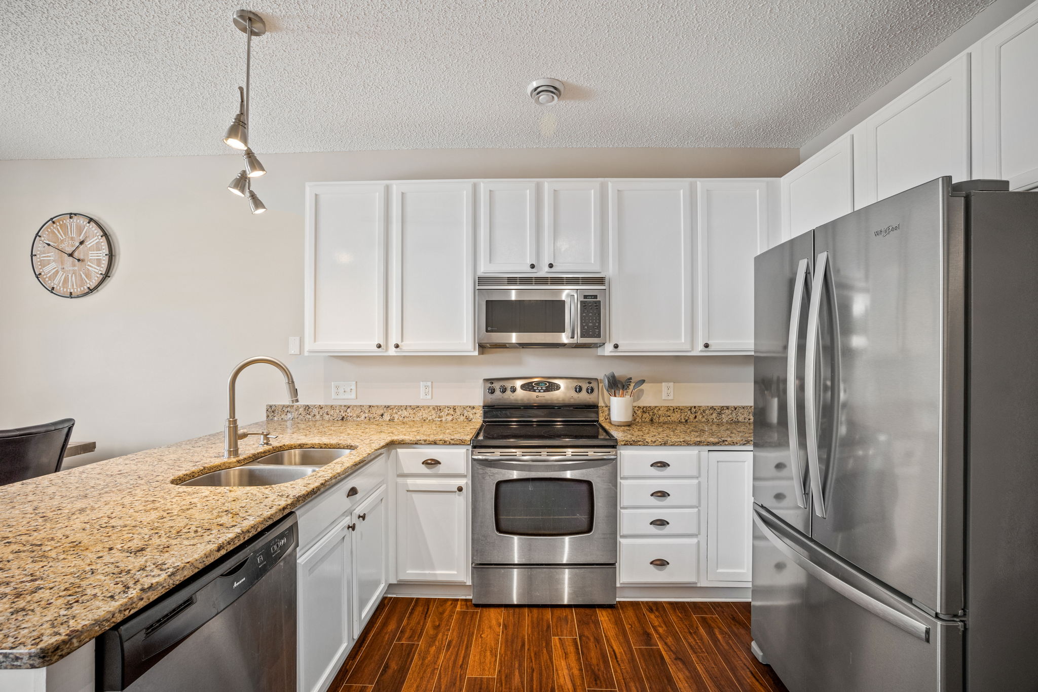 6887 Pine Crest Trail S, Cottage Grove, MN 55016, USA Photo 4