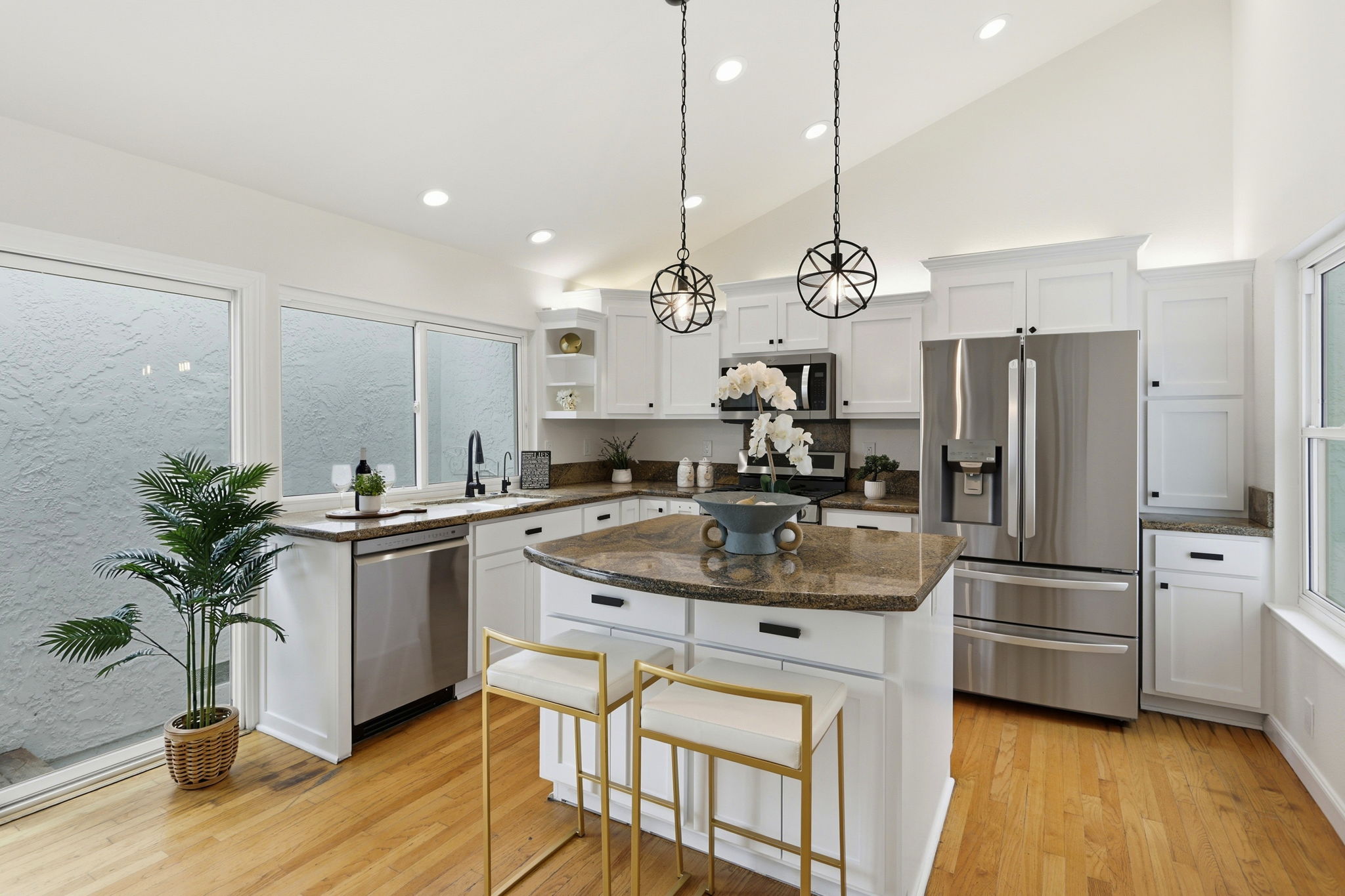 015_F8_6887 Rockton Ave