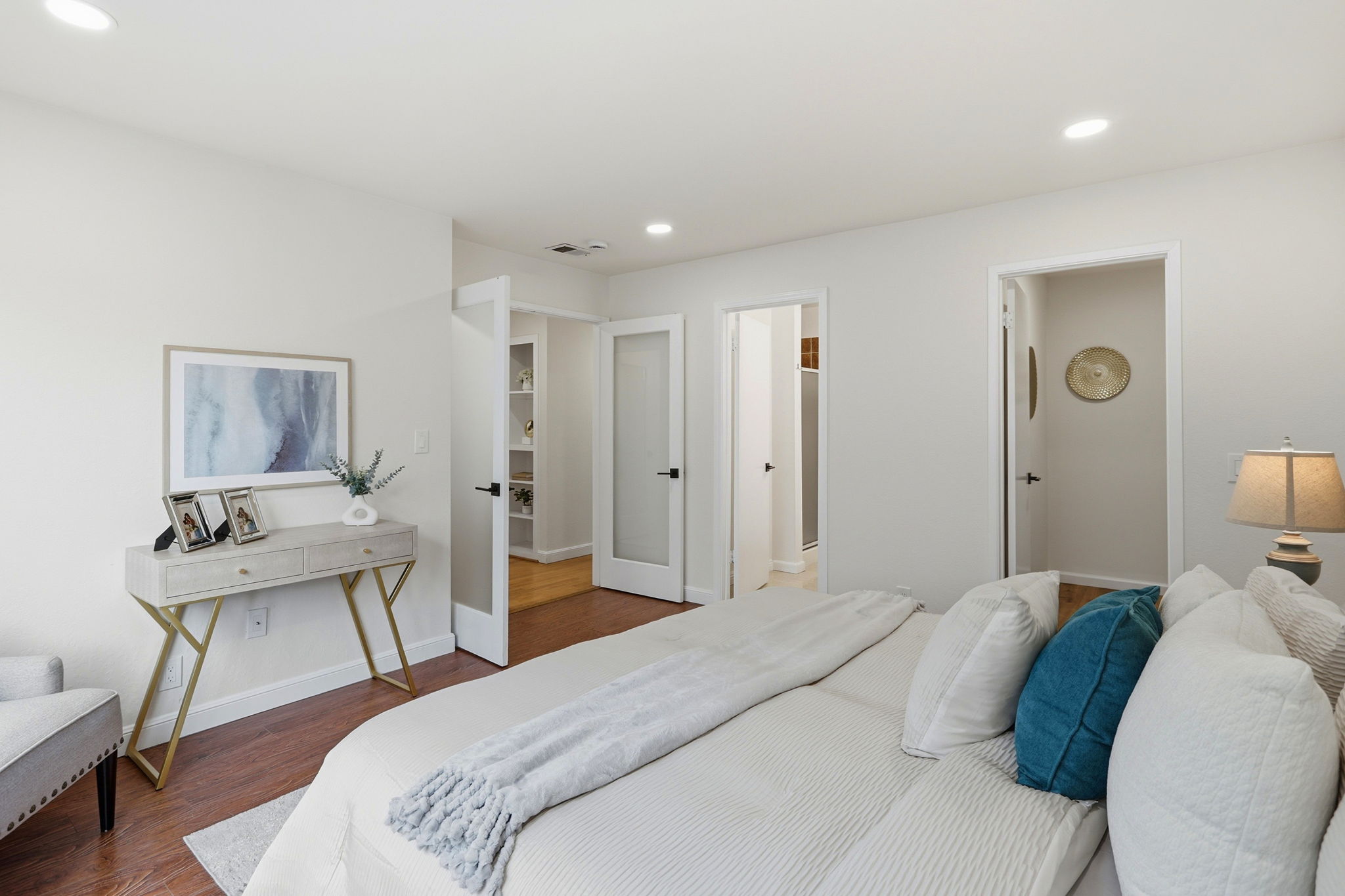 028_F8_6887 Rockton Ave