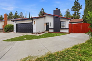 003_F8_6887 Rockton Ave