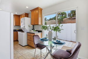 020_F8_6887 Rockton Ave