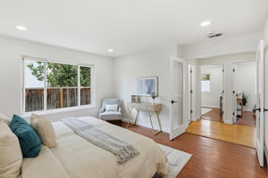 027_F8_6887 Rockton Ave