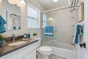036_F8_6887 Rockton Ave