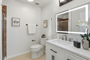 038_F8_6887 Rockton Ave