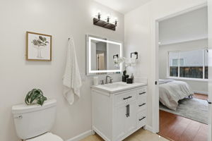 040_F8_6887 Rockton Ave