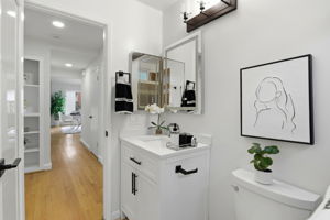 042_F8_6887 Rockton Ave