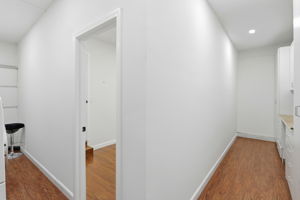 043_F8_6887 Rockton Ave