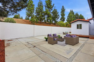 049_F8_6887 Rockton Ave