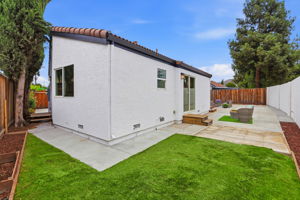 052_F8_6887 Rockton Ave