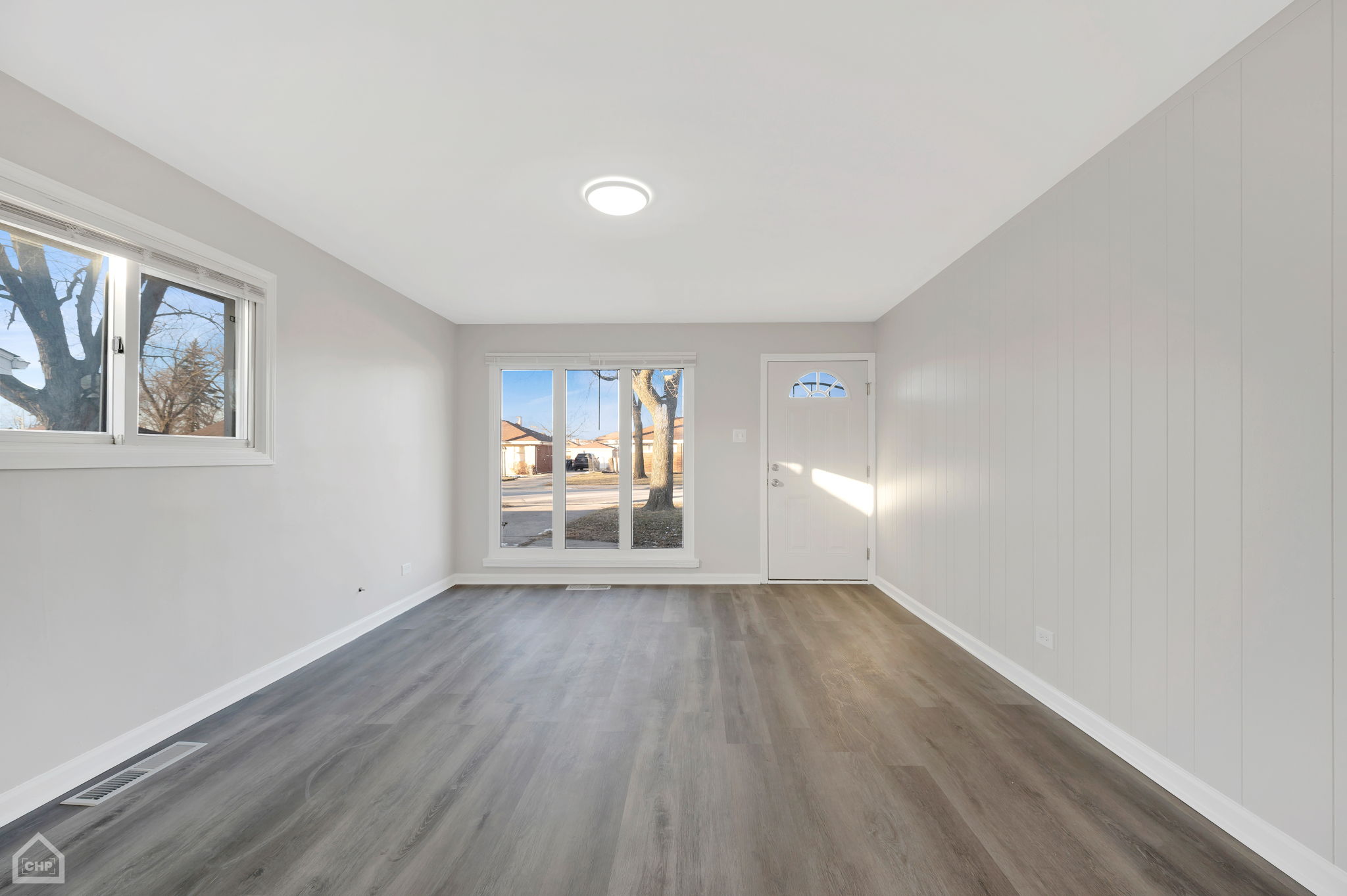 689 E 155th St_005