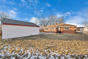 689 E 155th St_002